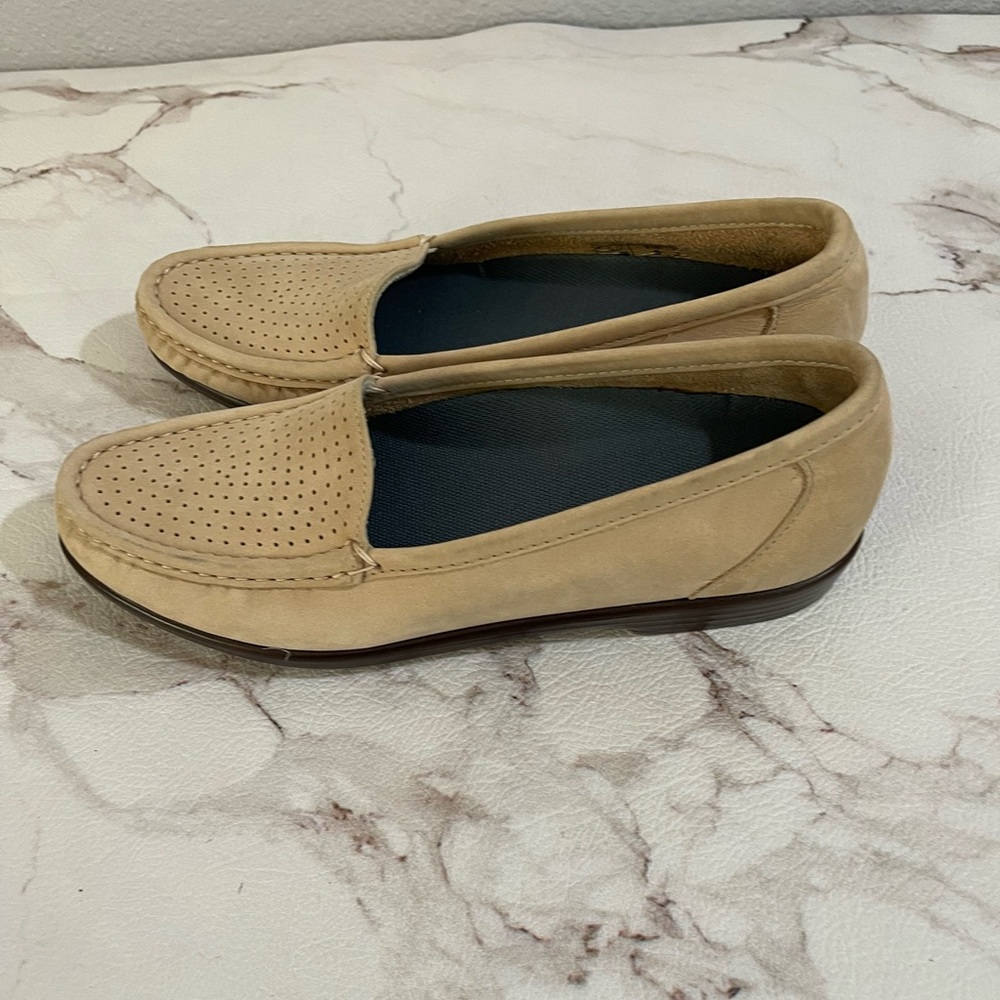 SAS Tripad Comfort Easier beige leather moc toe loafer Women's shoes size US 7.5